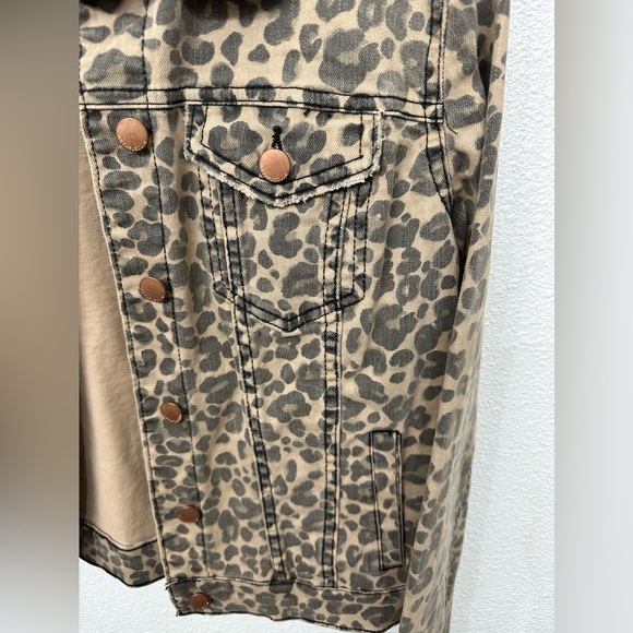 See Thru Soul Cheetah Jean Jacket, Size M - Picture 5 of 7